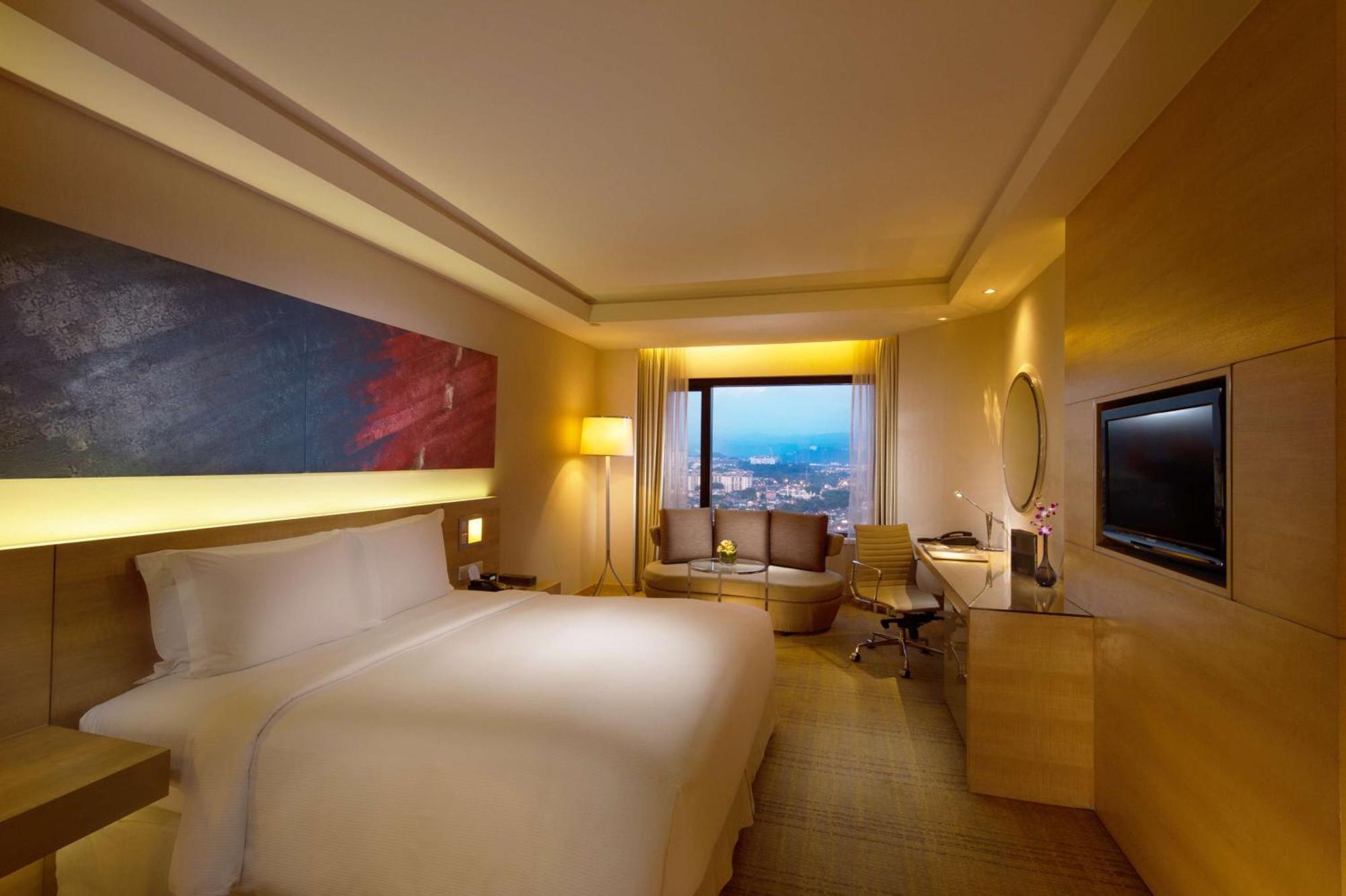 Doubletree By Hilton Kuala Lumpur Exterior foto Deluxe Room